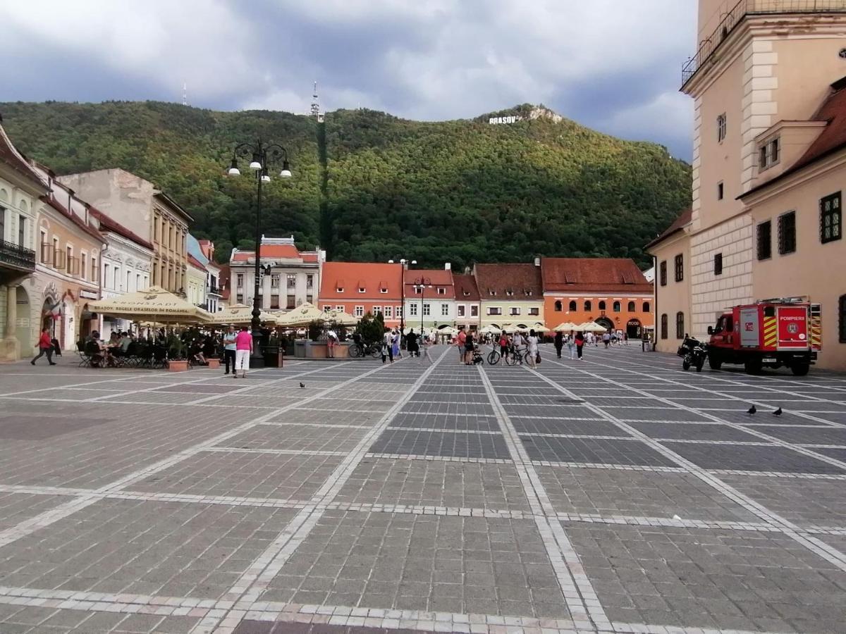 4 Rooms Piata Sfatului Braşov Eksteriør bilde
