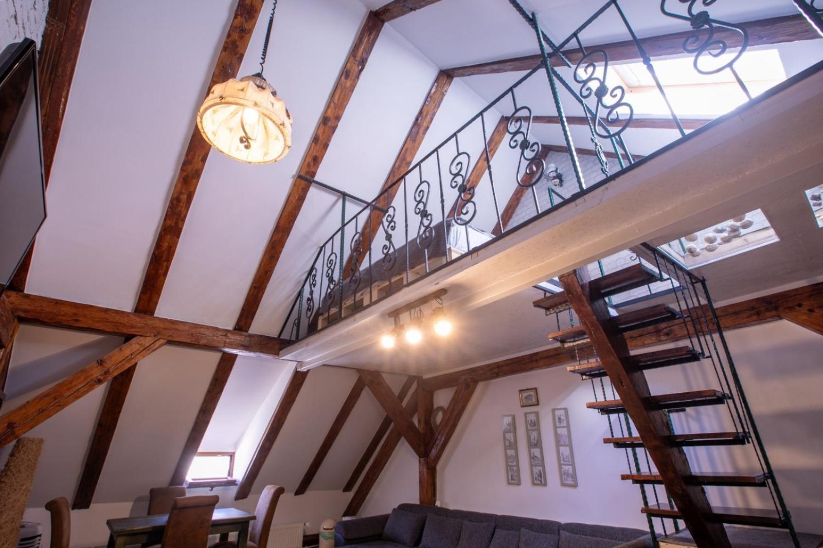 4 Rooms Piata Sfatului Braşov Eksteriør bilde