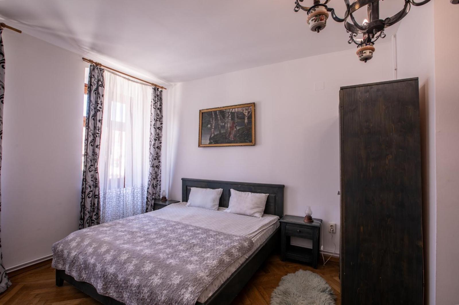 4 Rooms Piata Sfatului Braşov Eksteriør bilde