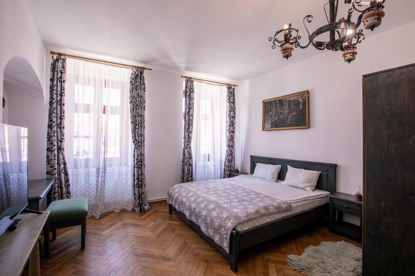 4 Rooms Piata Sfatului Braşov Eksteriør bilde