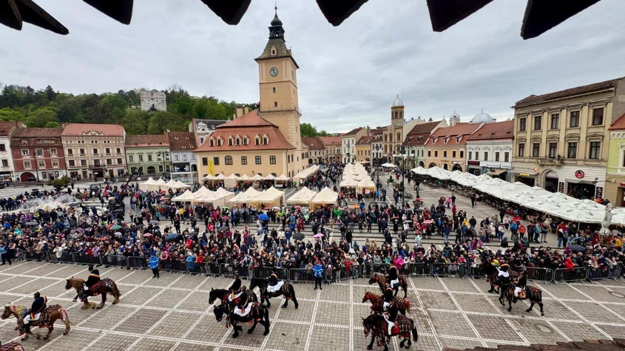 4 Rooms Piata Sfatului Braşov Eksteriør bilde