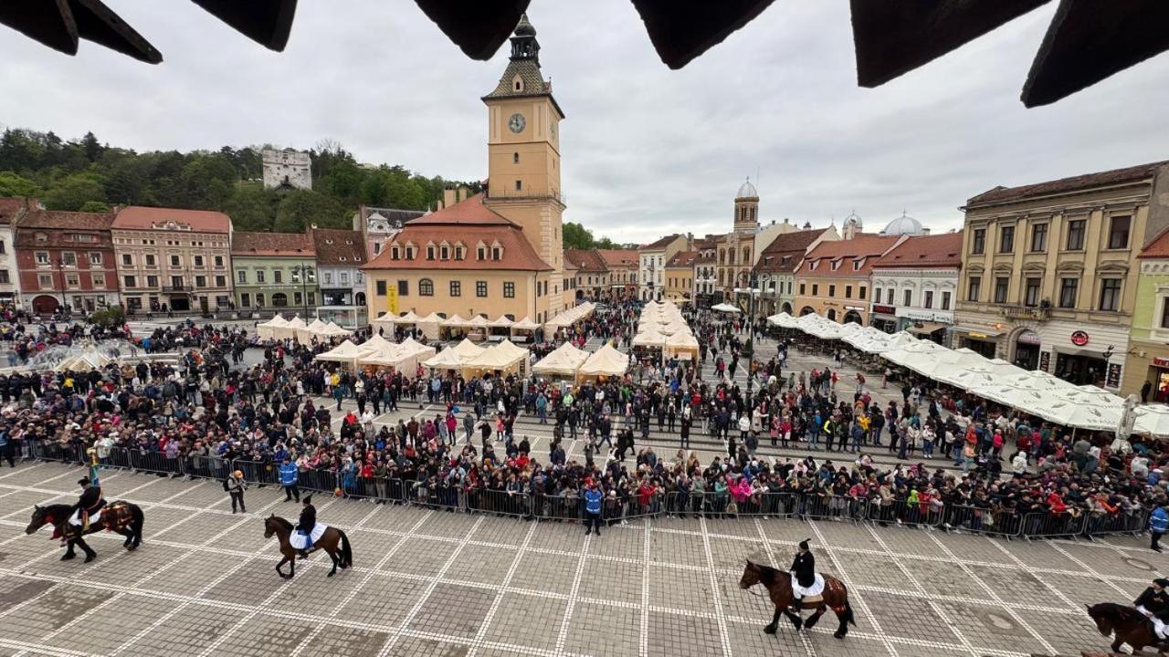 4 Rooms Piata Sfatului Braşov Eksteriør bilde
