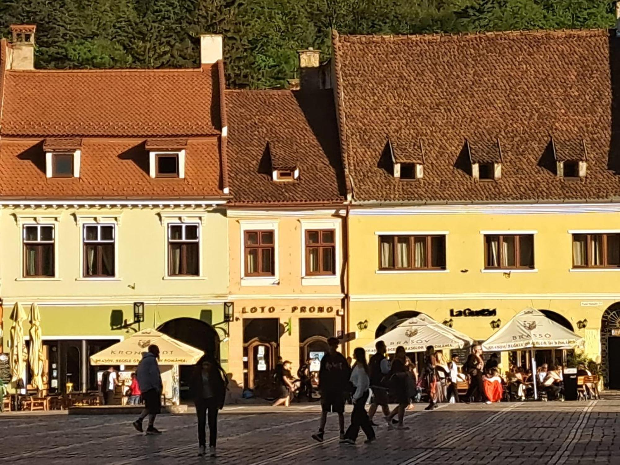 4 Rooms Piata Sfatului Braşov Eksteriør bilde