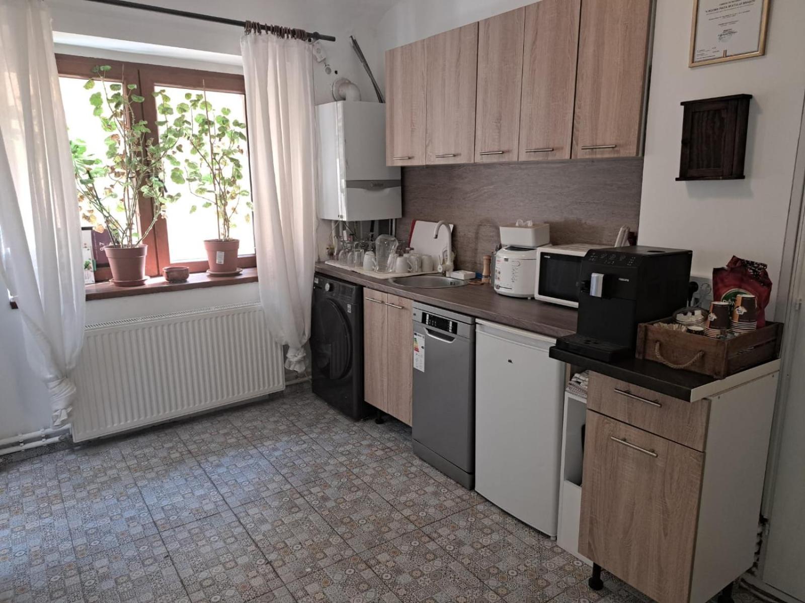 4 Rooms Piata Sfatului Braşov Eksteriør bilde