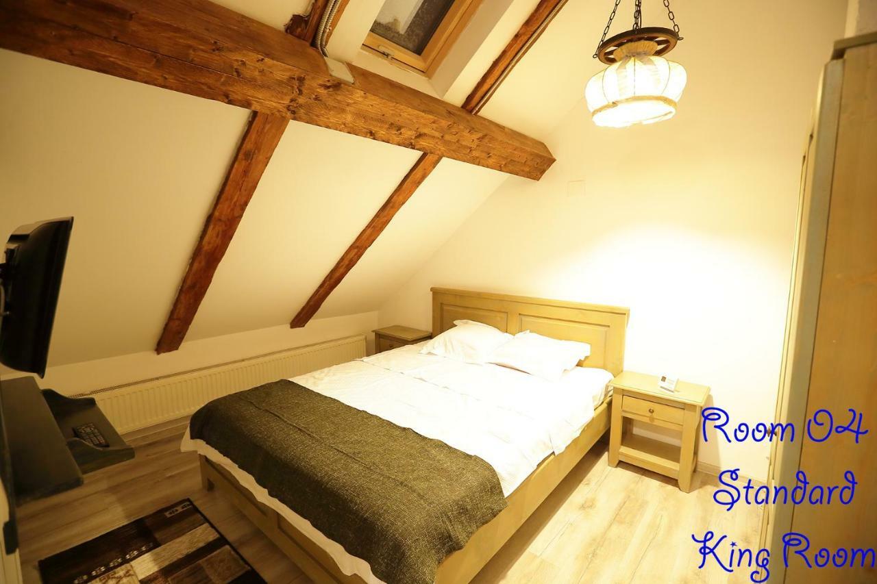 4 Rooms Piata Sfatului Braşov Eksteriør bilde