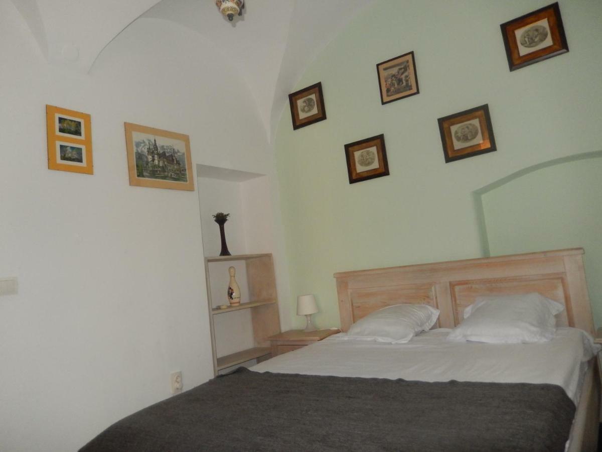 4 Rooms Piata Sfatului Braşov Eksteriør bilde